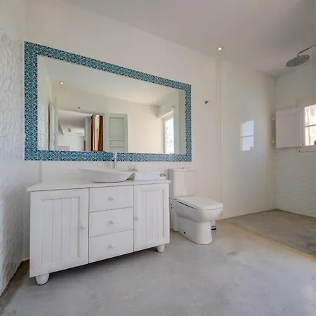 Villa Blanca - Luxury Zabbar
